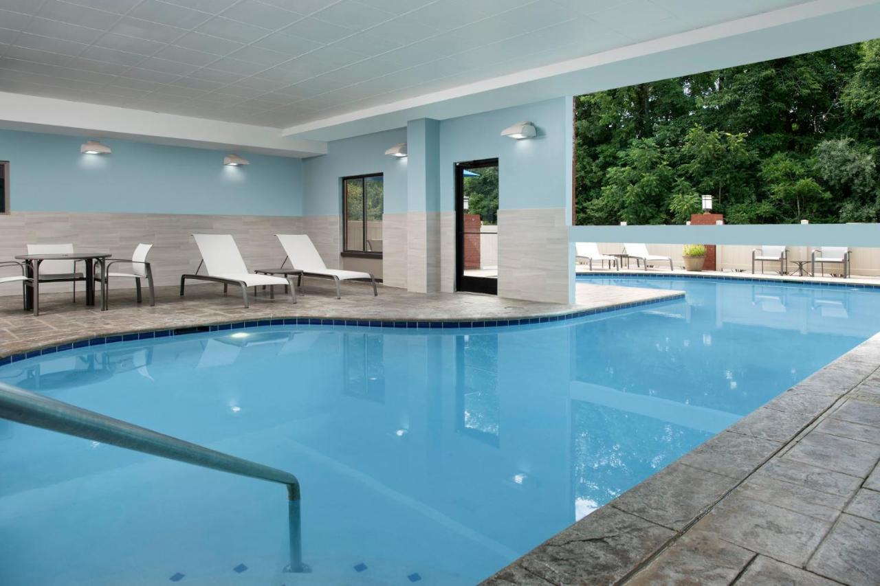 Express & Knoxville-clinton By Ihg Hotel Clinton