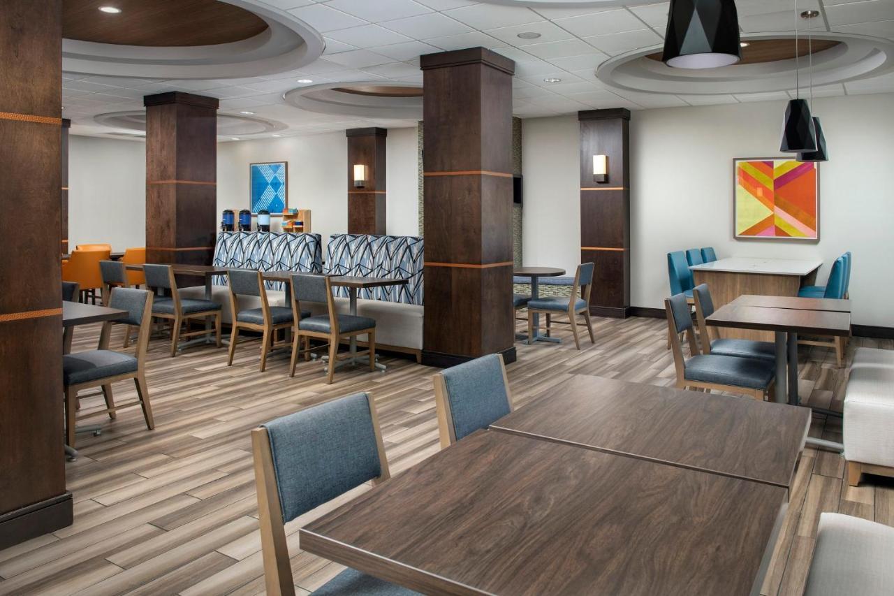 Express & Knoxville-clinton By Ihg Clinton
