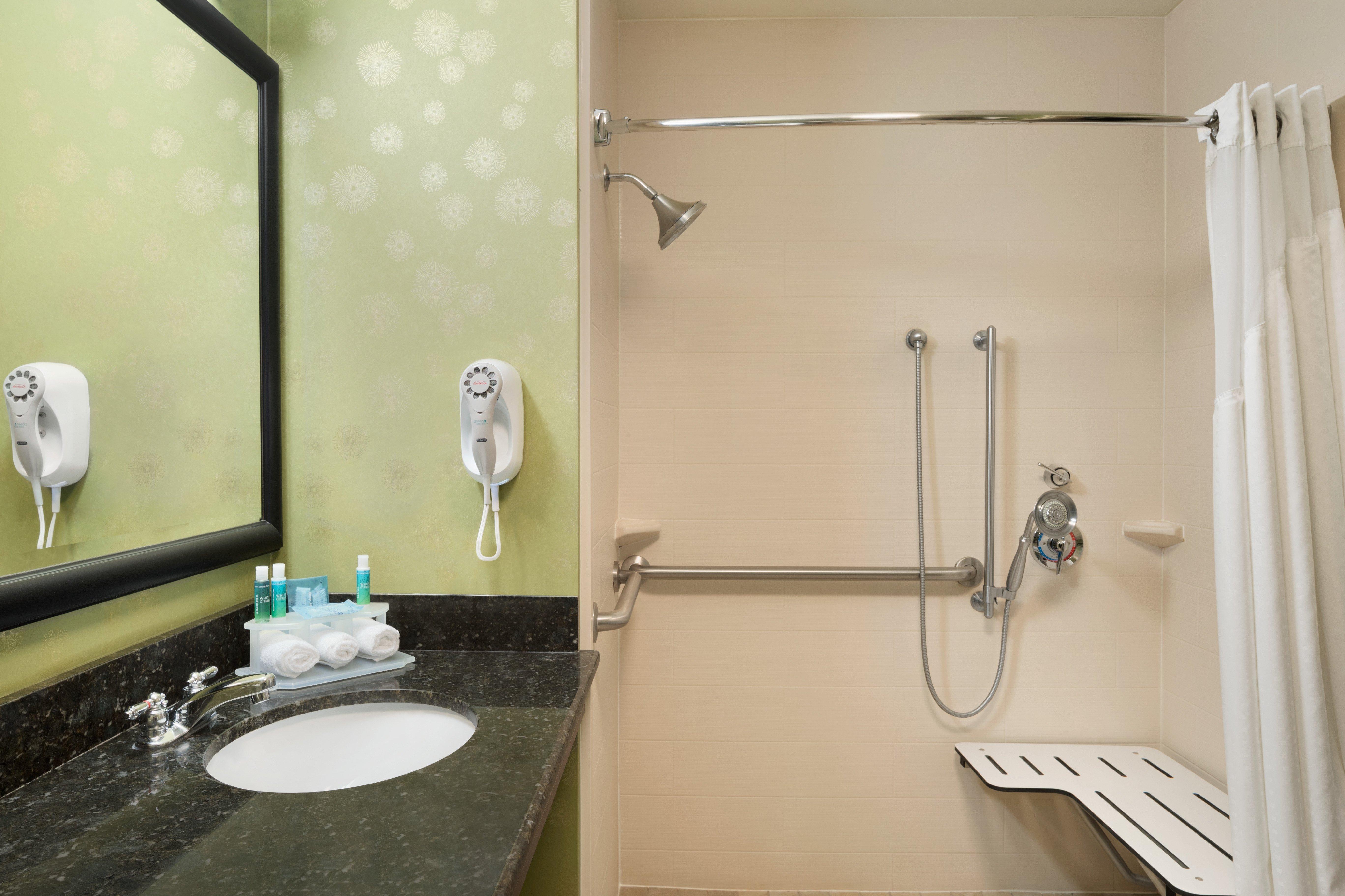 Express & Knoxville-clinton By Ihg 2*