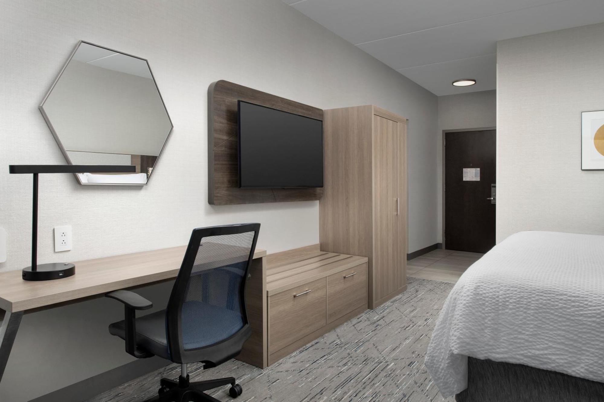 Hotel Express & Knoxville-clinton By Ihg 2*