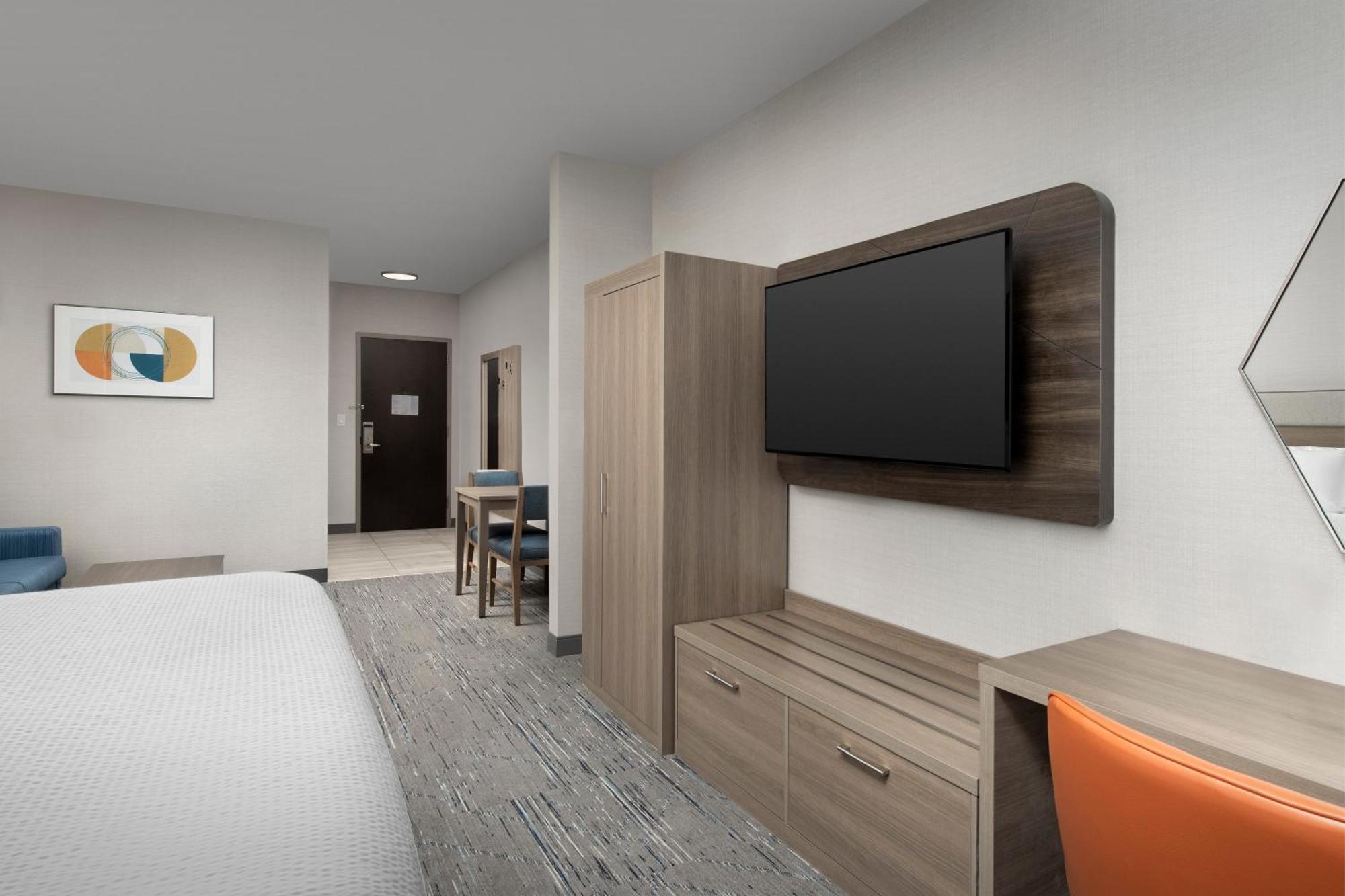 Express & Knoxville-clinton By Ihg