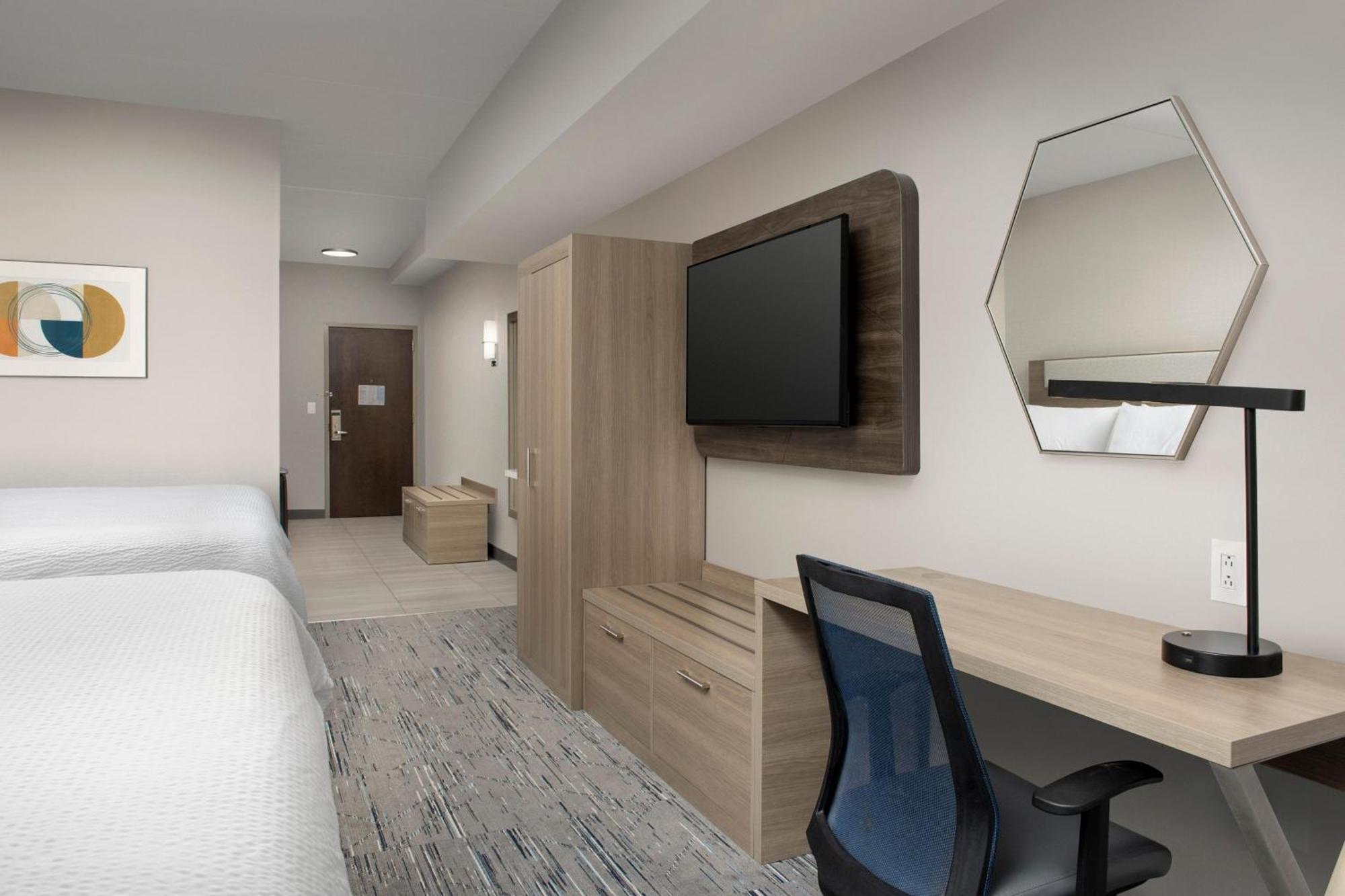 Express & Knoxville-clinton By Ihg Hotel Clinton