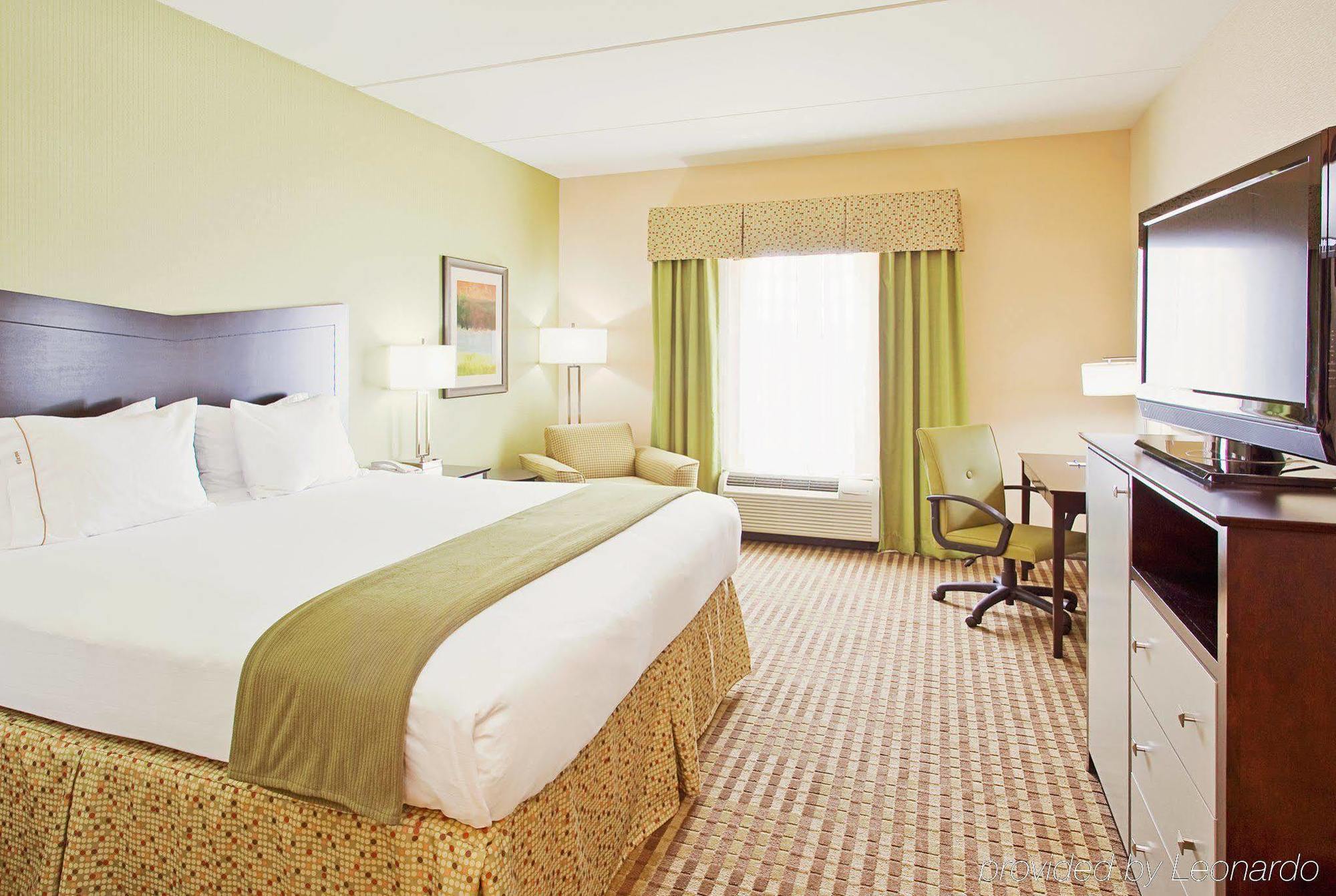 Express & Knoxville-clinton By Ihg Hotel 2*