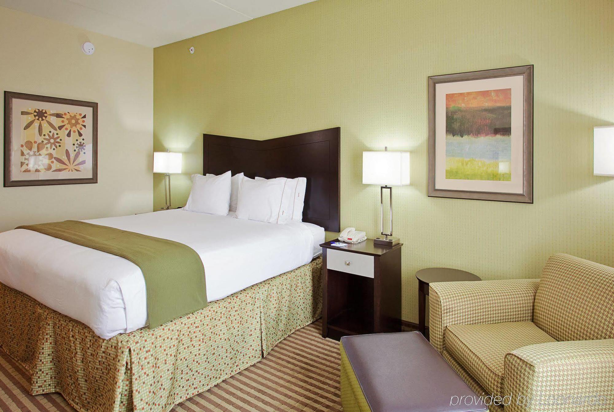 Hotel Express & Knoxville-clinton By Ihg 2*