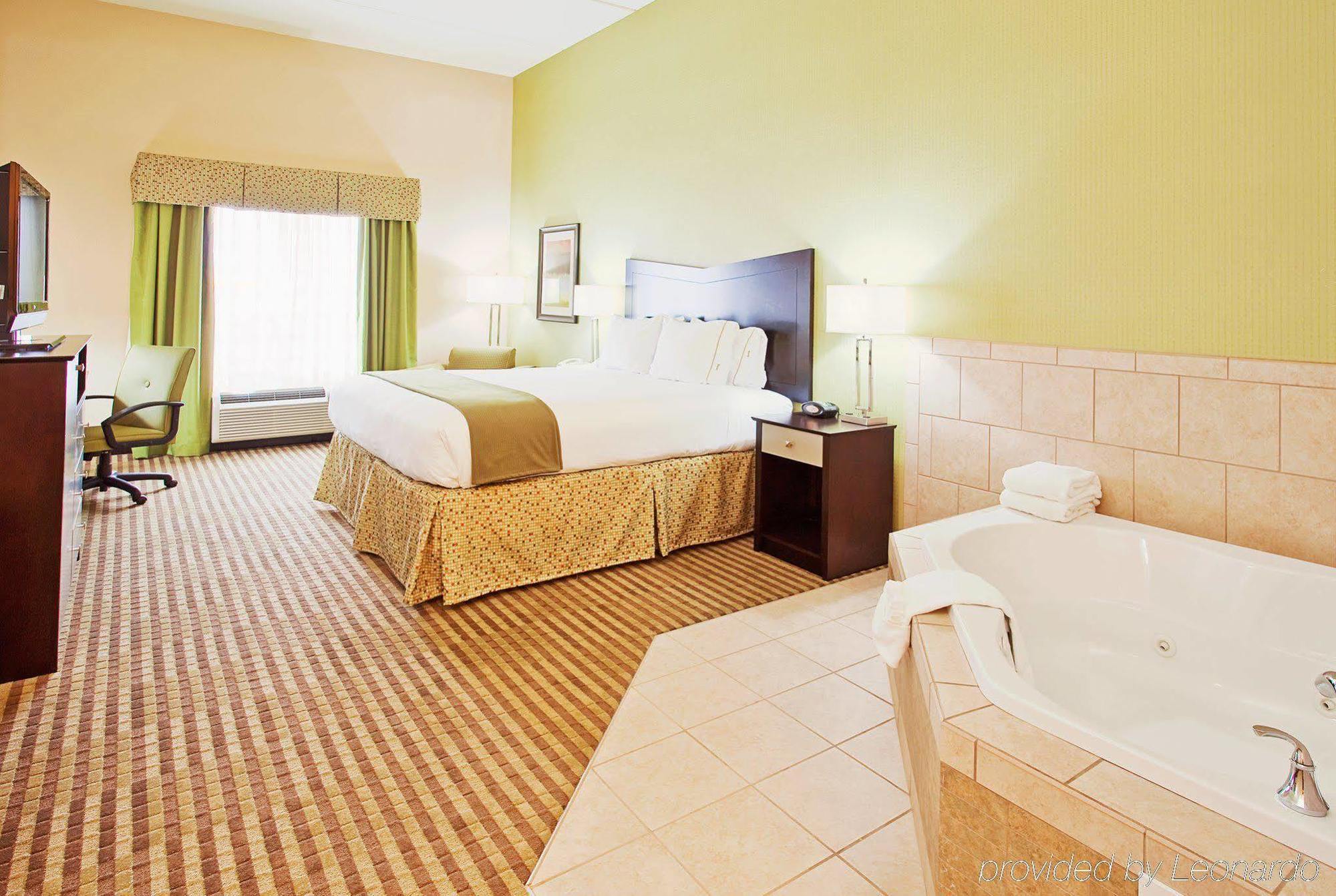 Express & Knoxville-clinton By Ihg