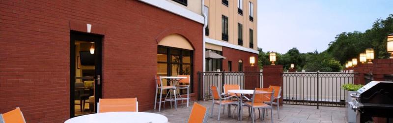 Express & Knoxville-clinton By Ihg 2* Clinton