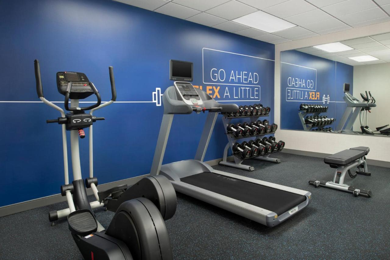 Express & Knoxville-clinton By Ihg Hotel 2*