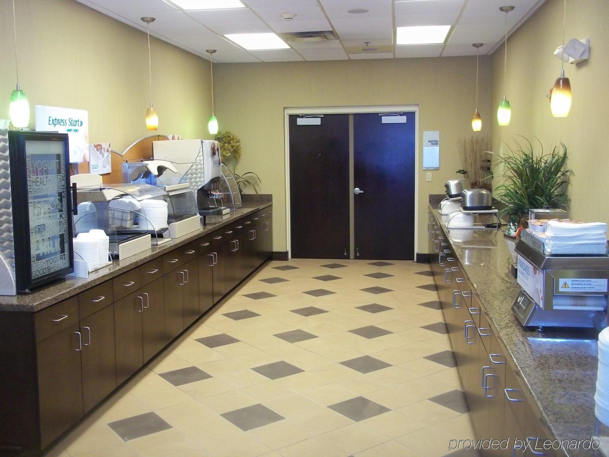 Express & Knoxville-clinton By Ihg Clinton