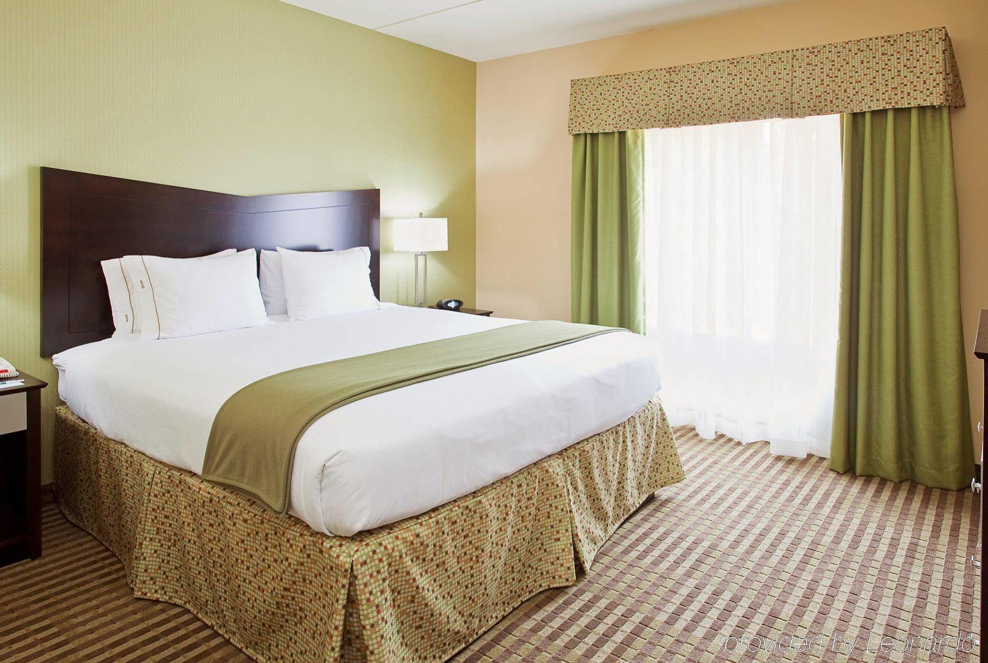 Express & Knoxville-clinton By Ihg Clinton